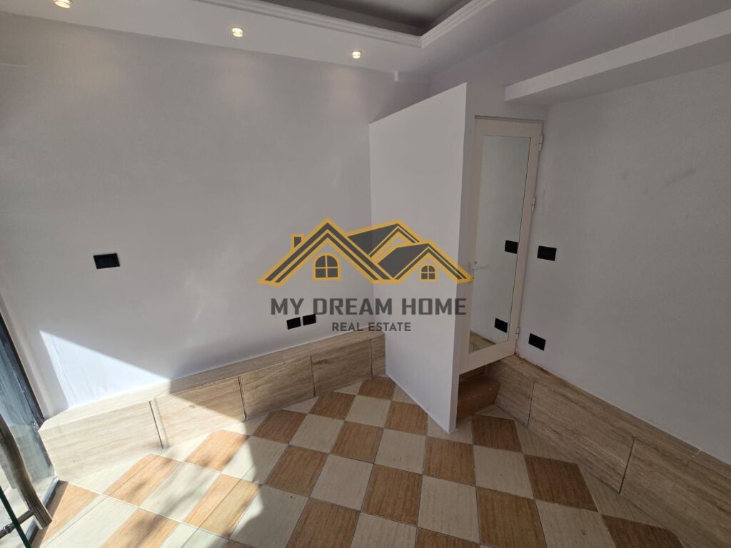 SHOP FOR RENT ON THE STREET SIDE IN DURRES.