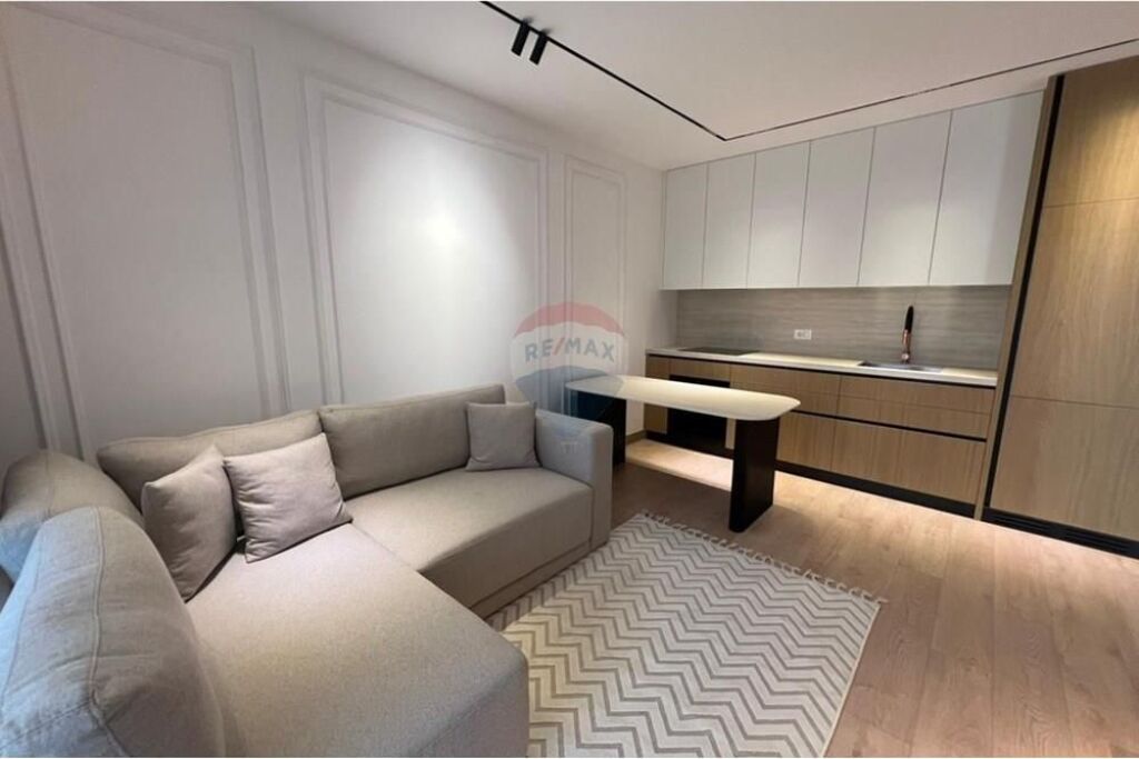 Apartament - Për Qira - Komuna e Parisit,