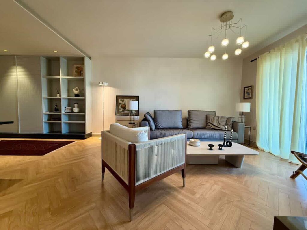 Apartament 2+1 në shitje 📍 Rruga e Elbasanit, pranë Ambasadës Amerikane 🇺🇸