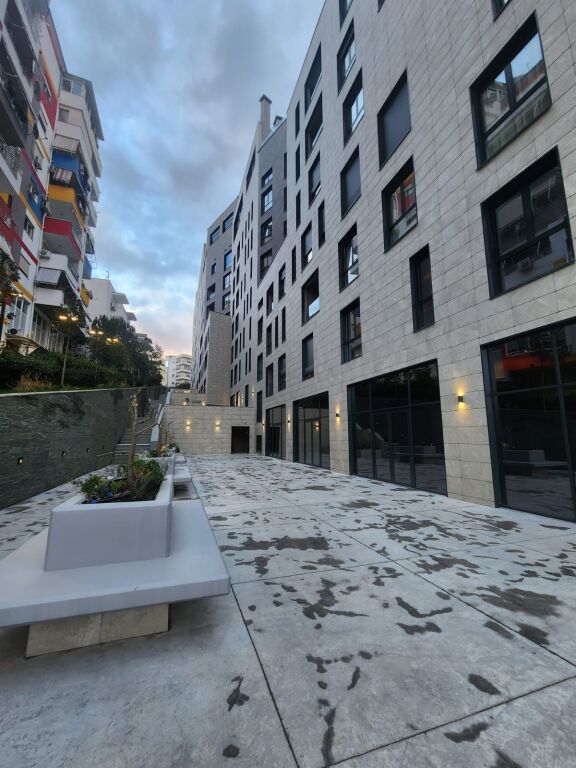 Affittasi 2+1+2 Giardino Zoologico 850€