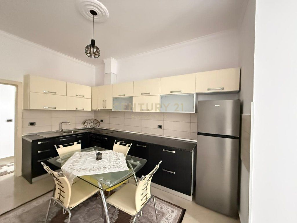 Jepet me Qira apartament 2+1+2 tek Eleonore Kodra Diellit