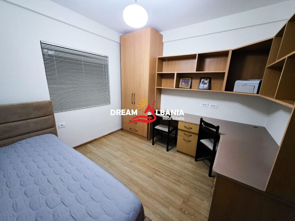 For rent apartment 4+1+2 on Durres street near Qemal Stafa high school (ID 4239090)