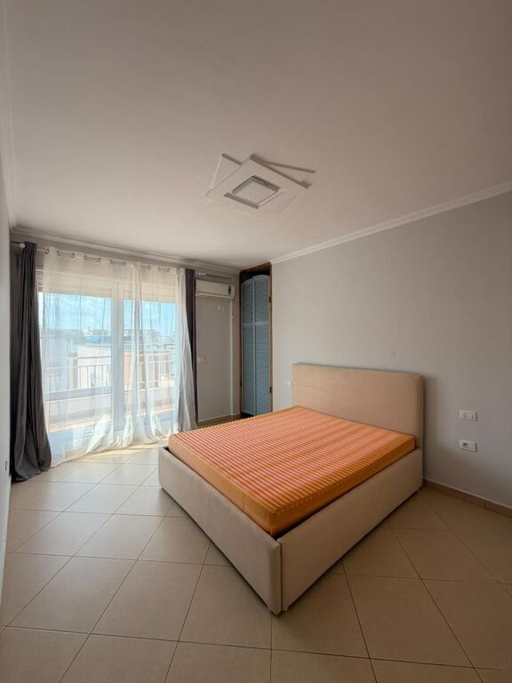 Shitet Apartament 2+1+depo Kompleksi Gener 2.  235,000 €