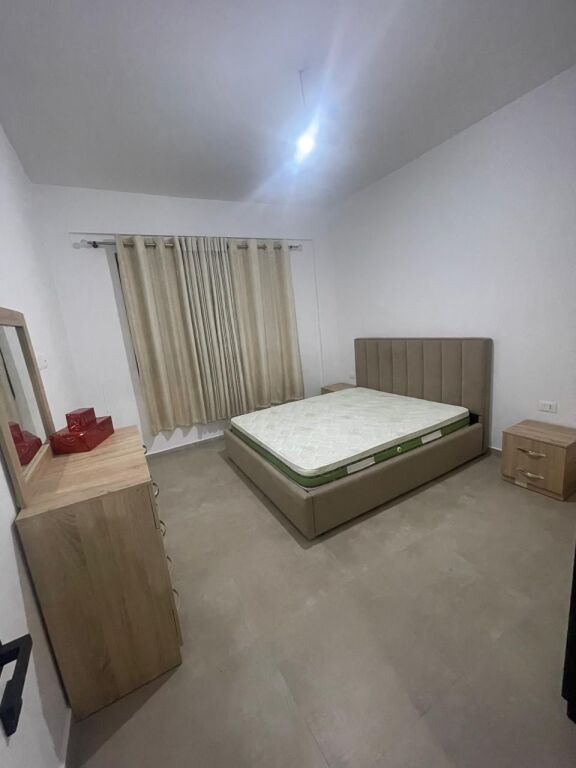 Jepet me qira apartament 1+1 Fusha e Aviacionit 550 mije leke