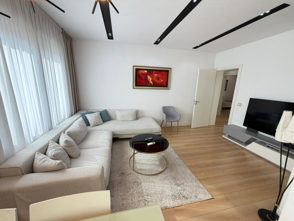 🏡 Shitet Apartament 3+1+2 me 2 ballkone 📍 Qendër Tiranë, Mine Peza (Kafe Flora)