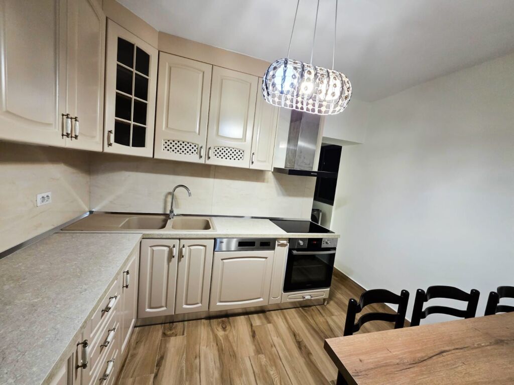 JEPET ME QERA APARTAMENT 4+1 – RRUGA MINE PEZA .