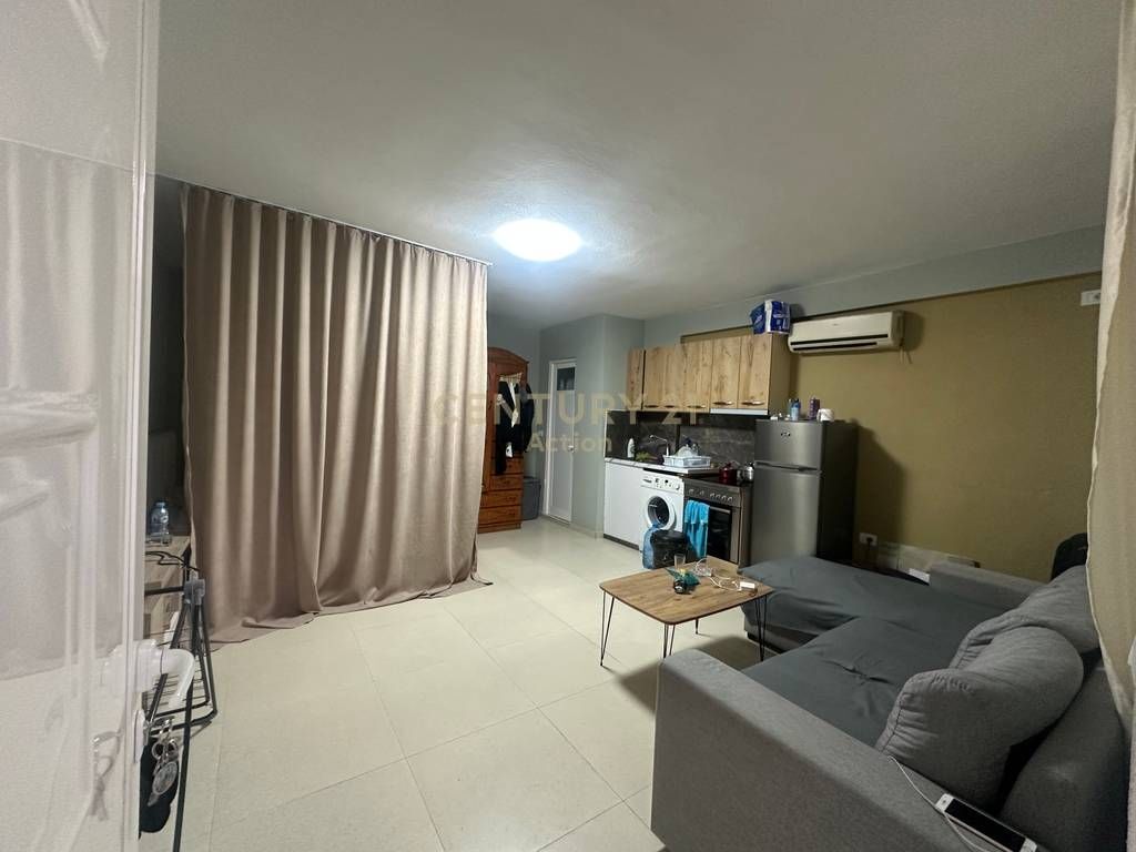 Shitet garsionere. Kati 0. Selite te Marlin Barleti. 60,000 €