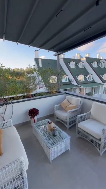 Shitet Apartament 2+1+2 lluksoz Liqeni i thate