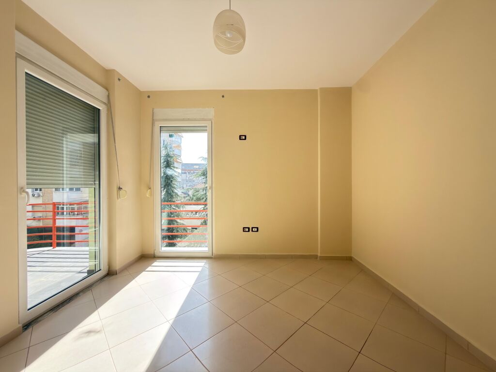 Office space for rent! Pazari i Ri