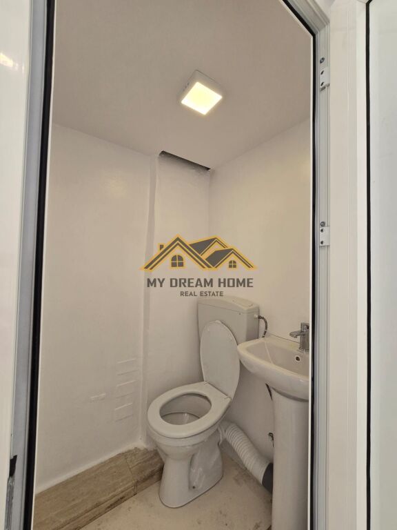 SHOP FOR RENT ON THE STREET SIDE IN DURRES.