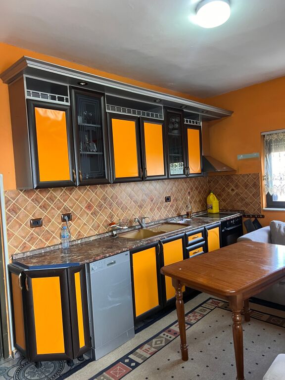 Jepet me qira 2+1+1 Laprake 450 mije leke