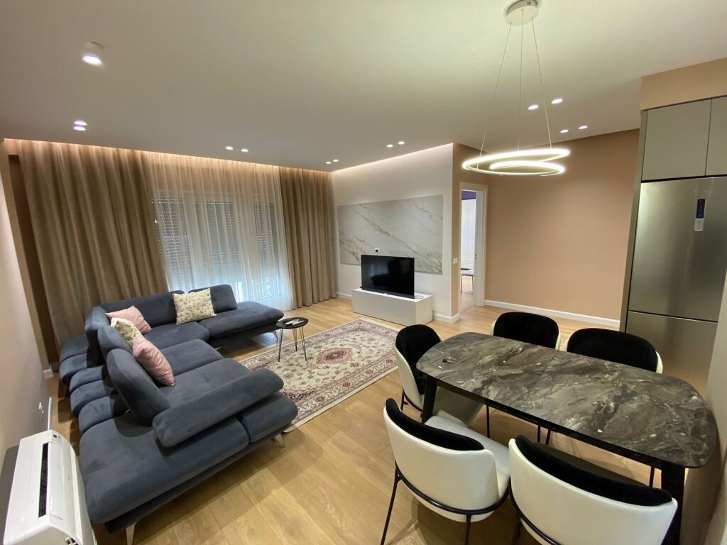 Apartment for rent 2+1+2 on Rruga e Dibrës, Tirana