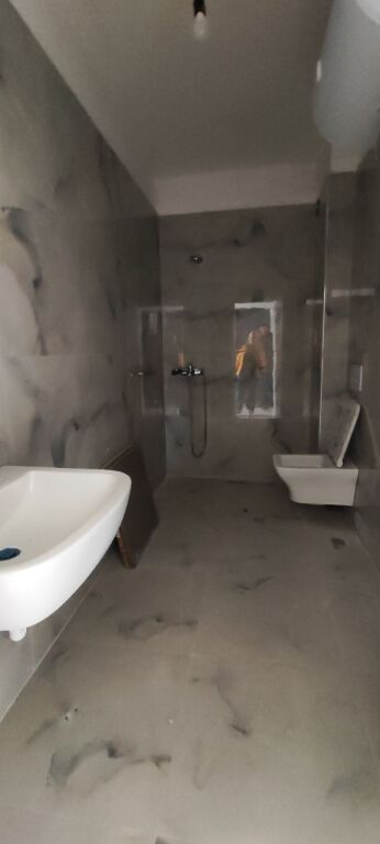 🏡 Shitet Apartament 2+1 në Golem – Ndërtim i Ri