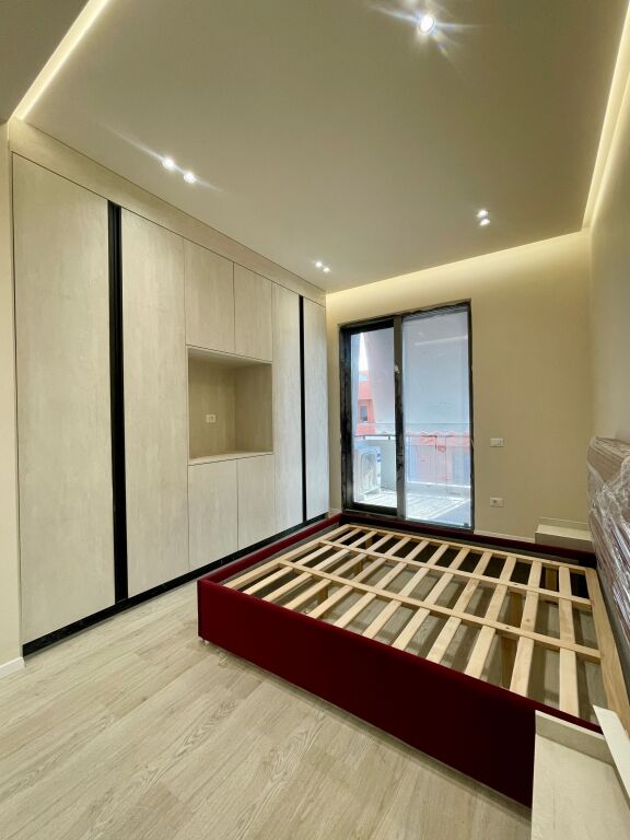 Apartament 2+1 Me Qera te Kompleksi Delijorgji!