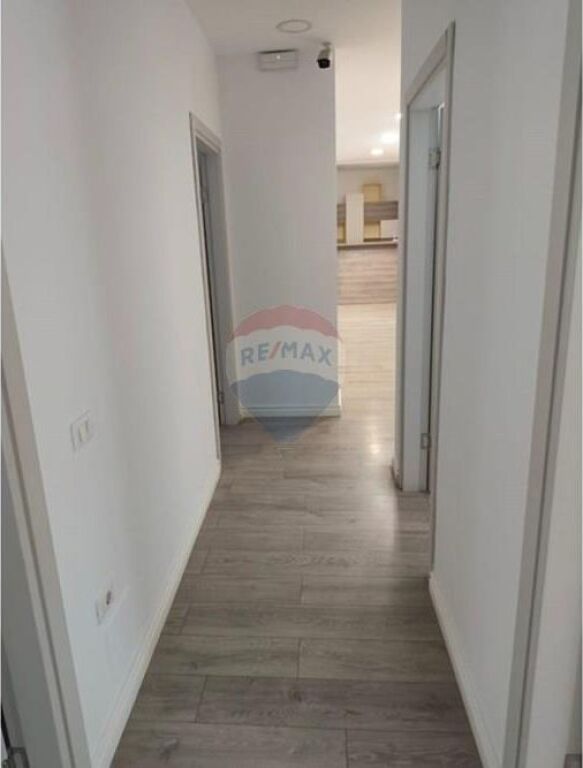 Zyrë - Për Qira - Rruga Tish Dahia, Tiranë