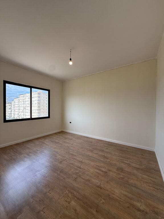 🏠Appartamento 1+1+balcone in vendita 📍Astir, vicino al Complesso Fratari, Prezzo: 8.800.000 Leke