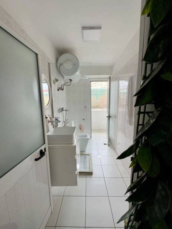 Negozio estetico in affitto a Vasil Shanto (ID BD21679) Tirana​