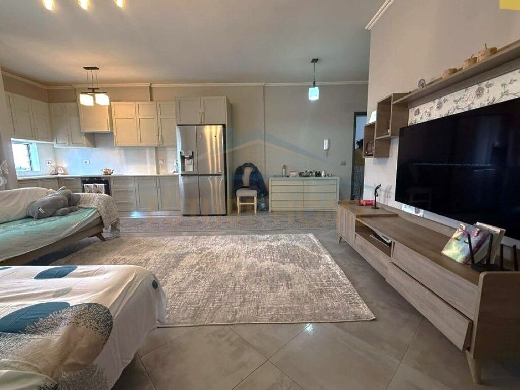 Shitet,Apartament 2+1, Kompleksi Tower Bridge,Rruga e Dibres.