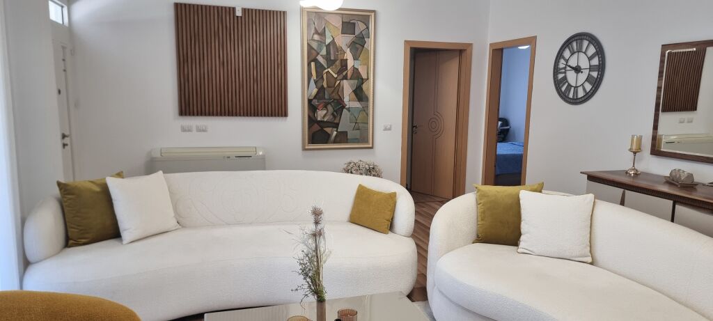 EKSKLUZIVE- Vilë 2-Katëshe për Shitje në Yrshek! 290,000 € Sip. Totale  374m2