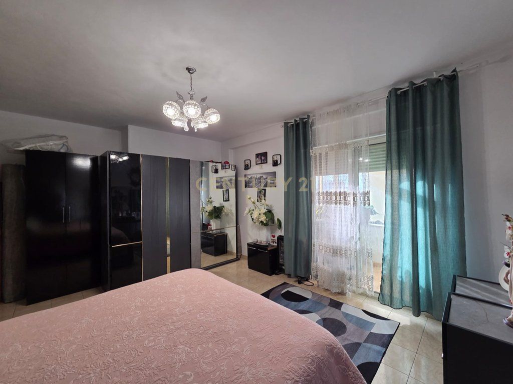 SHITET APARTAMENT 1+1 PRANE VILES SE ZOGUT !