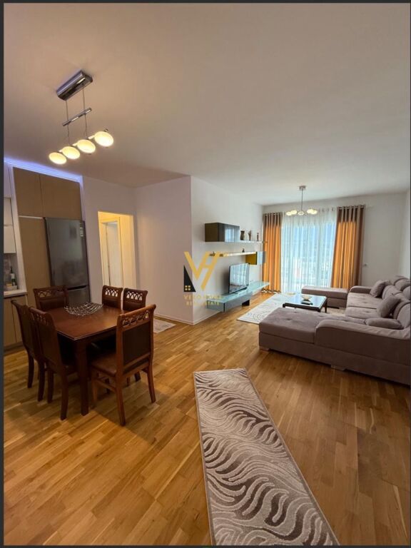 JEPET APARTAMENT 2+1+2+BLK ME QERA TE KOPSHTI BOTANIK 1.000 EURO