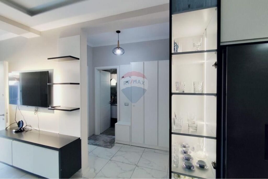 Jepet me qira (2+1) plus post parkimi, Selitë