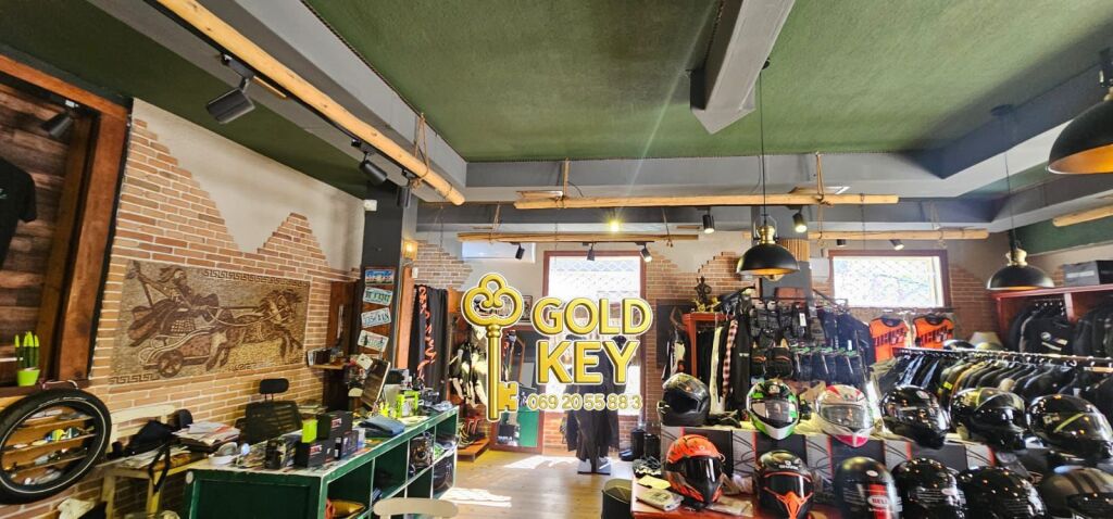 Ambjent Biznesi me Qer Kali Troies -Plazh