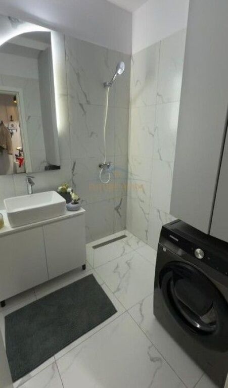 Shitet, Apartament 2+1+Post Parkimi, Rruga Jordan Misja, Tirane.