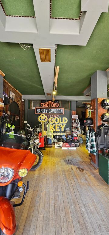 Ambjent Biznesi me Qer Kali Troies -Plazh