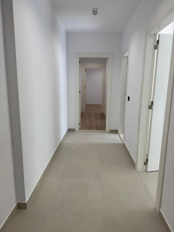 Shitet 2+1 pran hotel Gaxherrit Qsarak