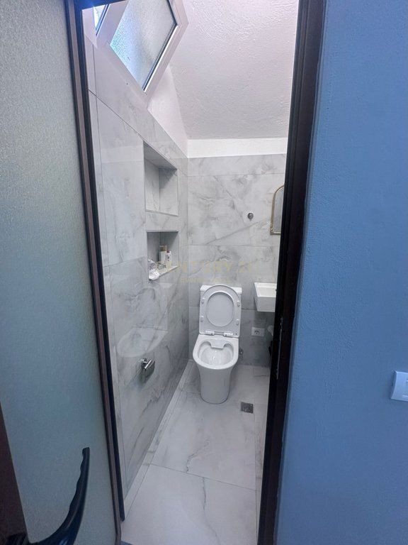 Njësi Komerciale pranë Pediatris