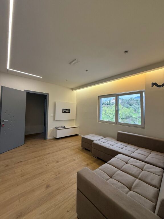 Apartament 1+1, Babrru!