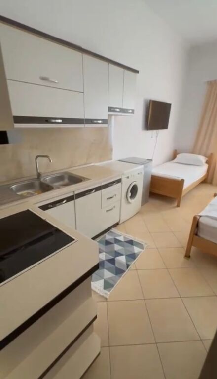 Monolocale in affitto, 5 Maji