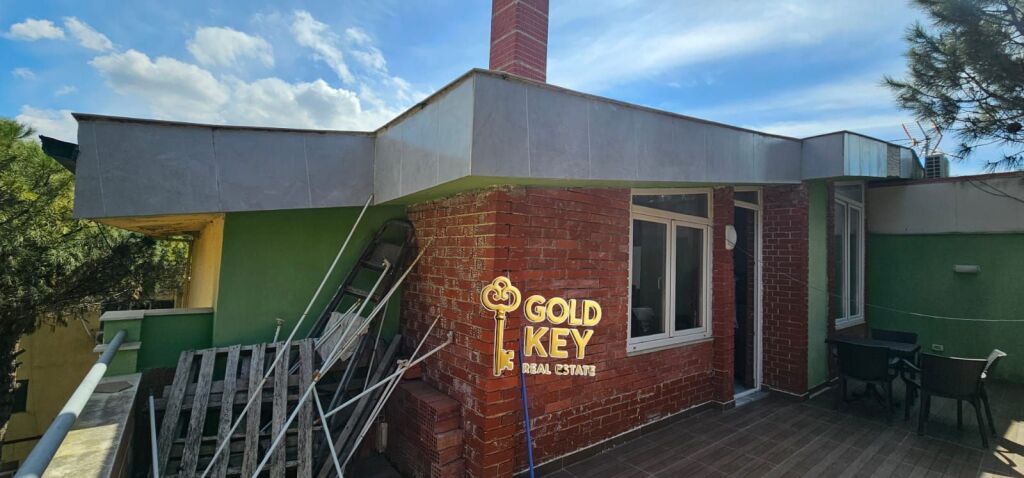 VENDITA PAPAFINGO GOLEM DURRES.