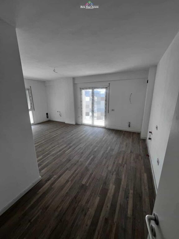 Zyre Me Qera 2+1 Tek Ish Dogana (ID BZ2896) Tirane