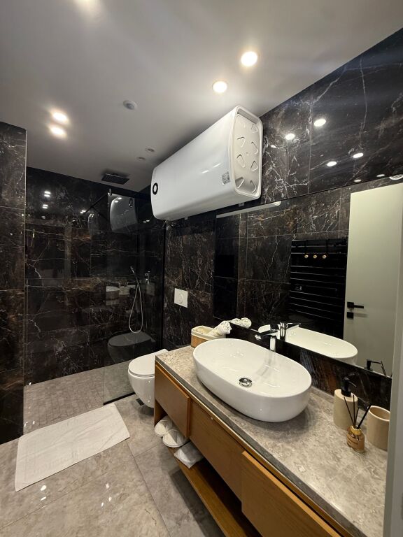 Appartamento moderno in affitto giornaliero a 21 Dhjetori