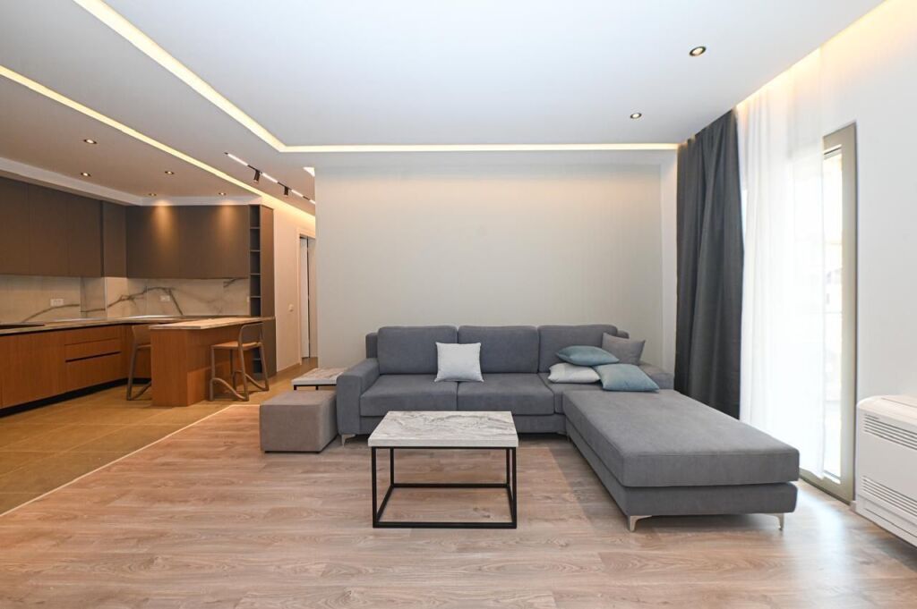 Affittasi 2+1+parcheggio Complesso Delijorgji