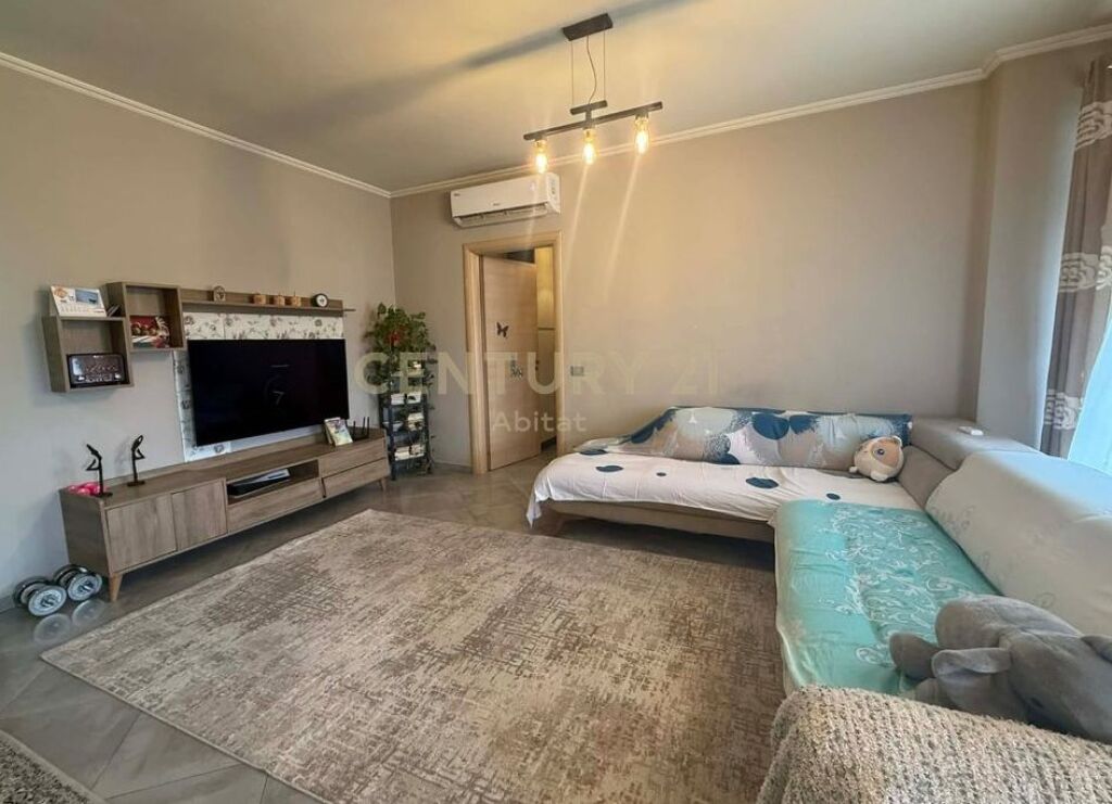 SHITET APARTAMENT 2+1+1 NE ZONEN E OXHAKUT