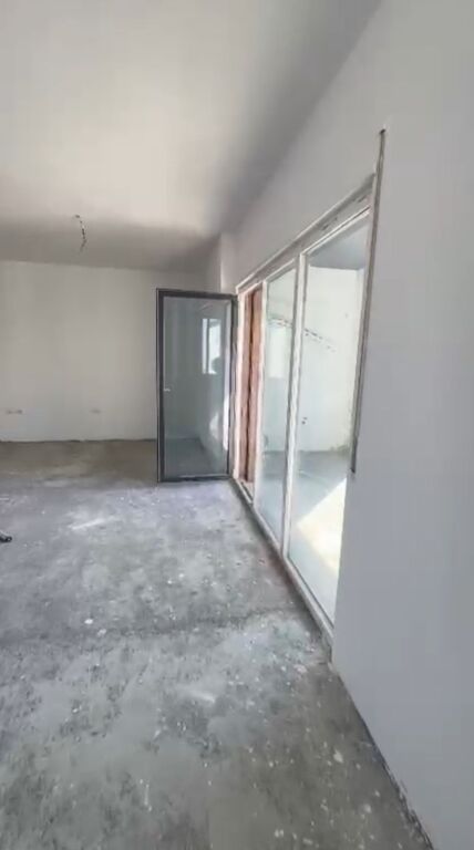 Appartamento in vendita 2+1+2 con balcone – Residenza Relux, Shkozë