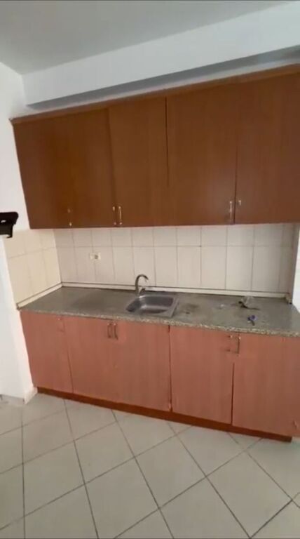 Apartament me qera 1+1