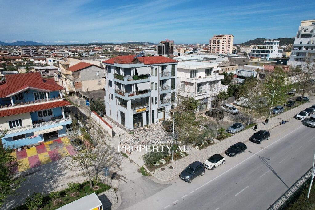 Objekt për Shitje në Rr. Gjergj Kastrioti, Vlorë – Mundësi Ideale Investimi &amp; Biznesi