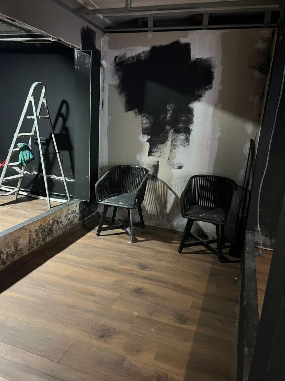 AFFITTASI NEGOZIO 70M2 VICINO A GERMAN COMPUTERS