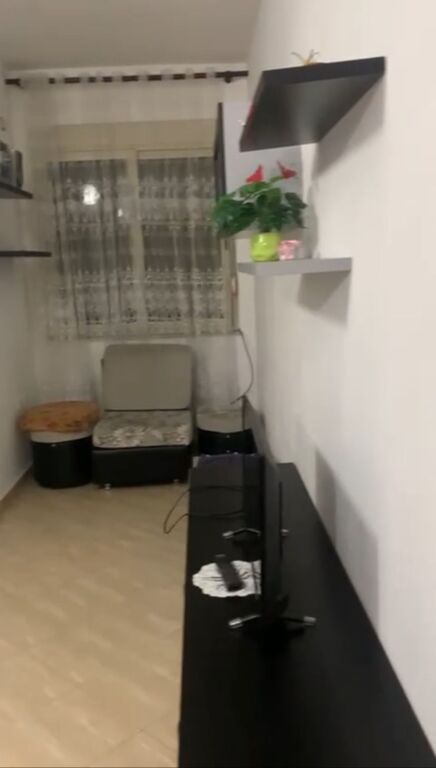 Apartament 1+1 me Qera Prane Eftali Koçit ne Durres