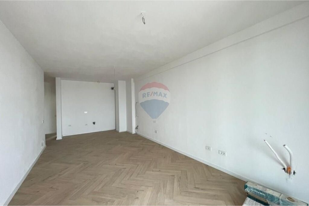 Zyre me qira te Mine Peza Residence!