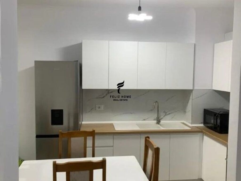 APARTAMENT ME QERA 1+1 RRUGA E KAVAJES 55.000 LEKE FH-66385