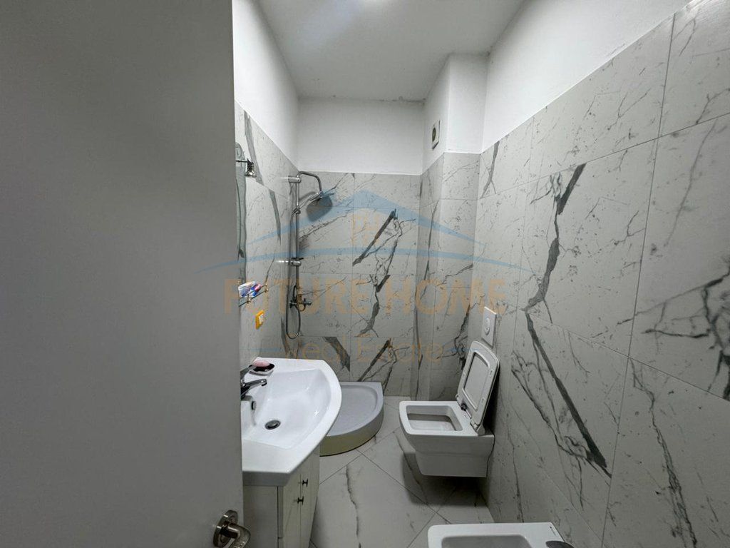 Shitet, Apartament 2+1 , Fresk