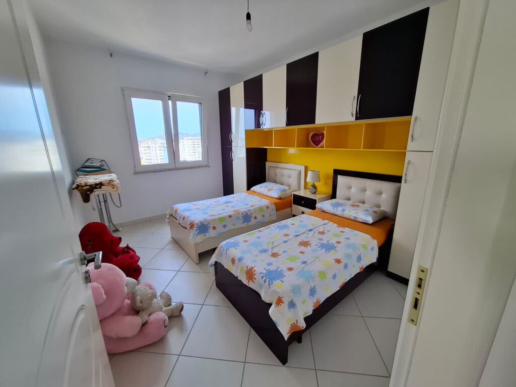 Shitet apartament me qera 2+1 +1 garazhd