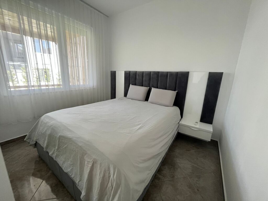 Apartment 2+1 + veranda + yard for sale, Gjiri i Lalzit, "Lura" Complex