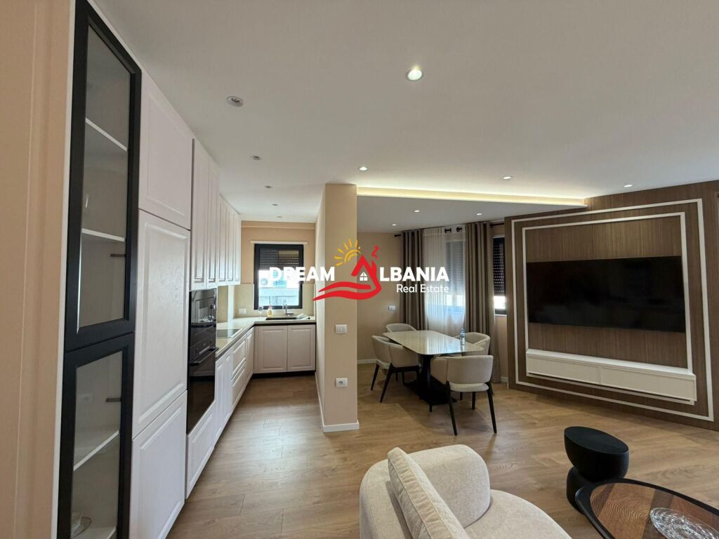 Super apartament 2+1+2 dhe garazh i perfshire ne rrugen e Durresit prane Colosseo (ID 41212201)