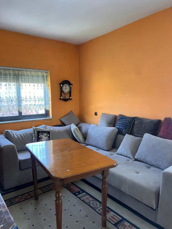 Jepet me qira 2+1+1 Laprake 450 mije leke